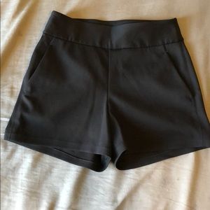 Lululemon High Rise Casual Short Size 6